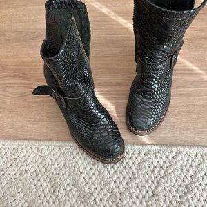 Freebird Black Ankle Boots with Textured Leather